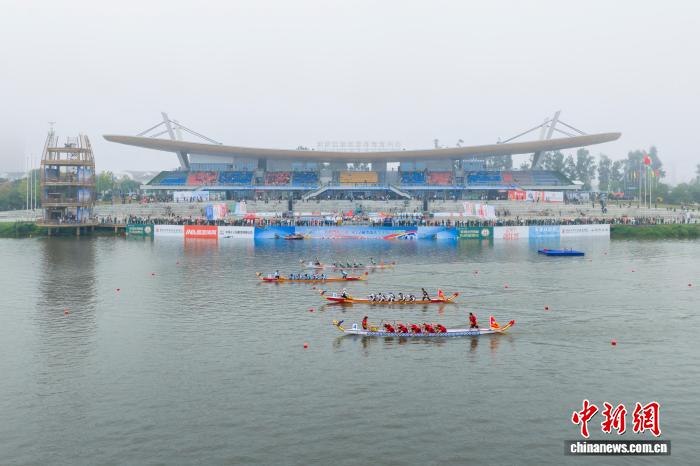 湖南汨罗举行‘汨罗粽子杯’第13届中国大学生龙