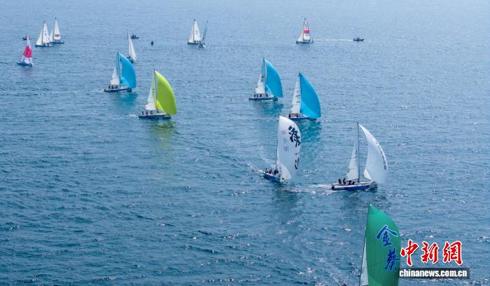 大连杯帆船赛开幕 25支队伍角逐海上竞技舞台