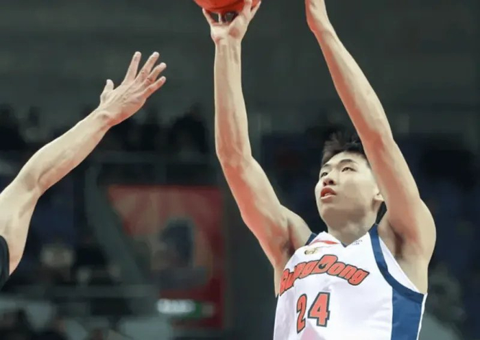 江苏队绝杀广东队 杜锋遭球迷狂喷战术失误