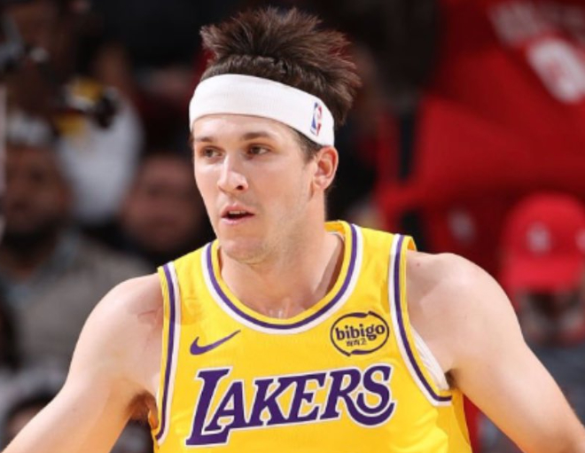 湖人新星里夫斯三分手感骤降全场8投全失