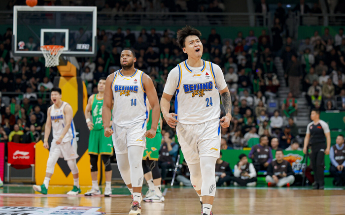 CBA常规赛第28轮收官战：上海反超登顶，辽宁惨败