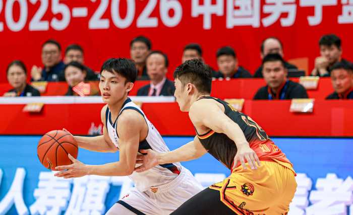 CBA常规赛第28轮收官战：上海反超登顶，辽宁惨败