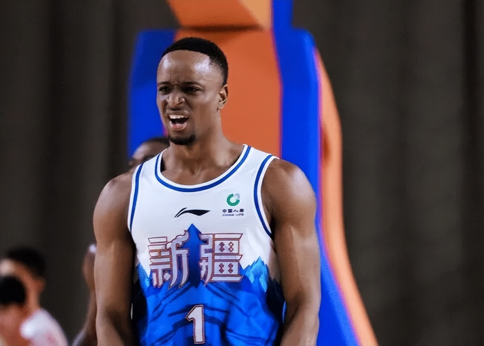 新疆男篮末节用人失误惨败山西 纳托尔27分难救